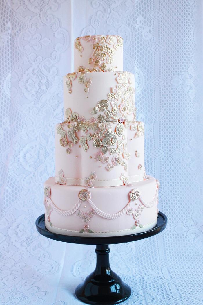 floral bas-relief cake