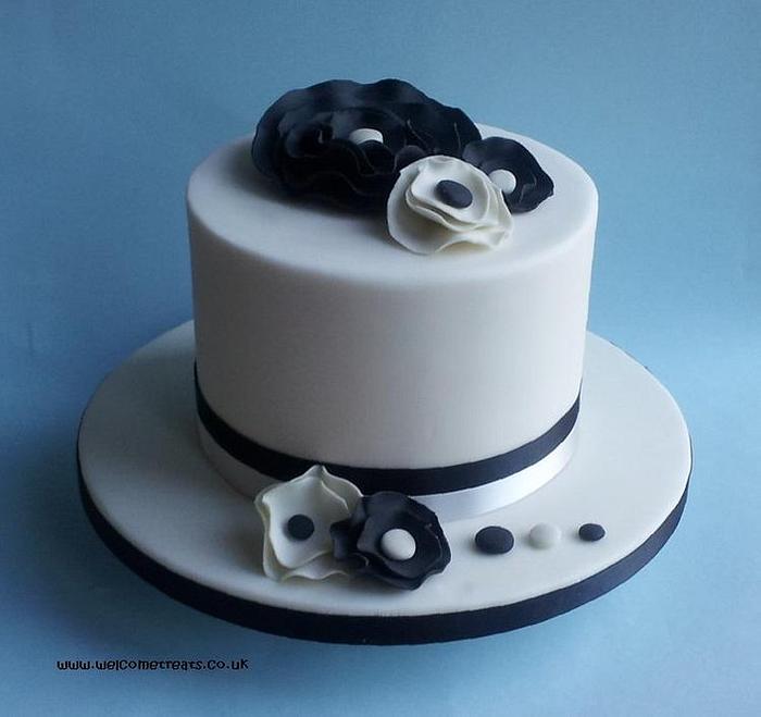 Black & Ivory Cake 