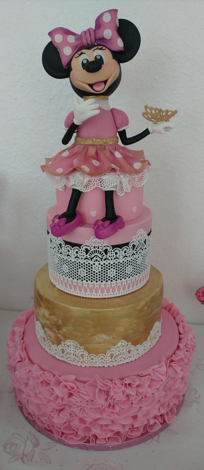 Minnie Mouse cake