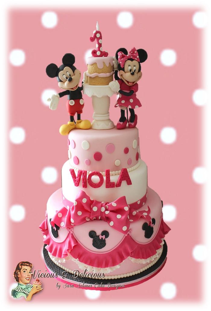 Mickey & Minnie mouse on Viola's 1st birthday cake