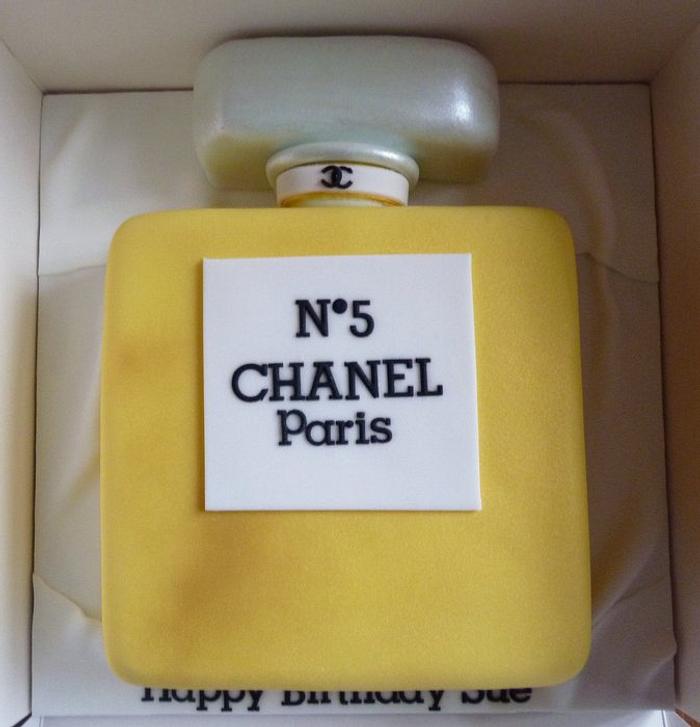 Chanel No 5 cake
