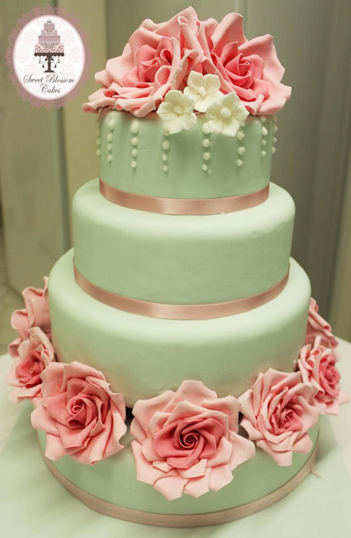 Romantic Rose Wedding Cake
