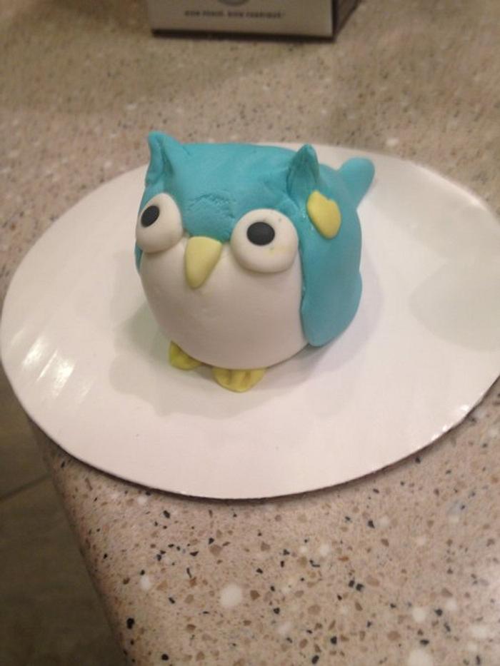 fondant owl cake topper