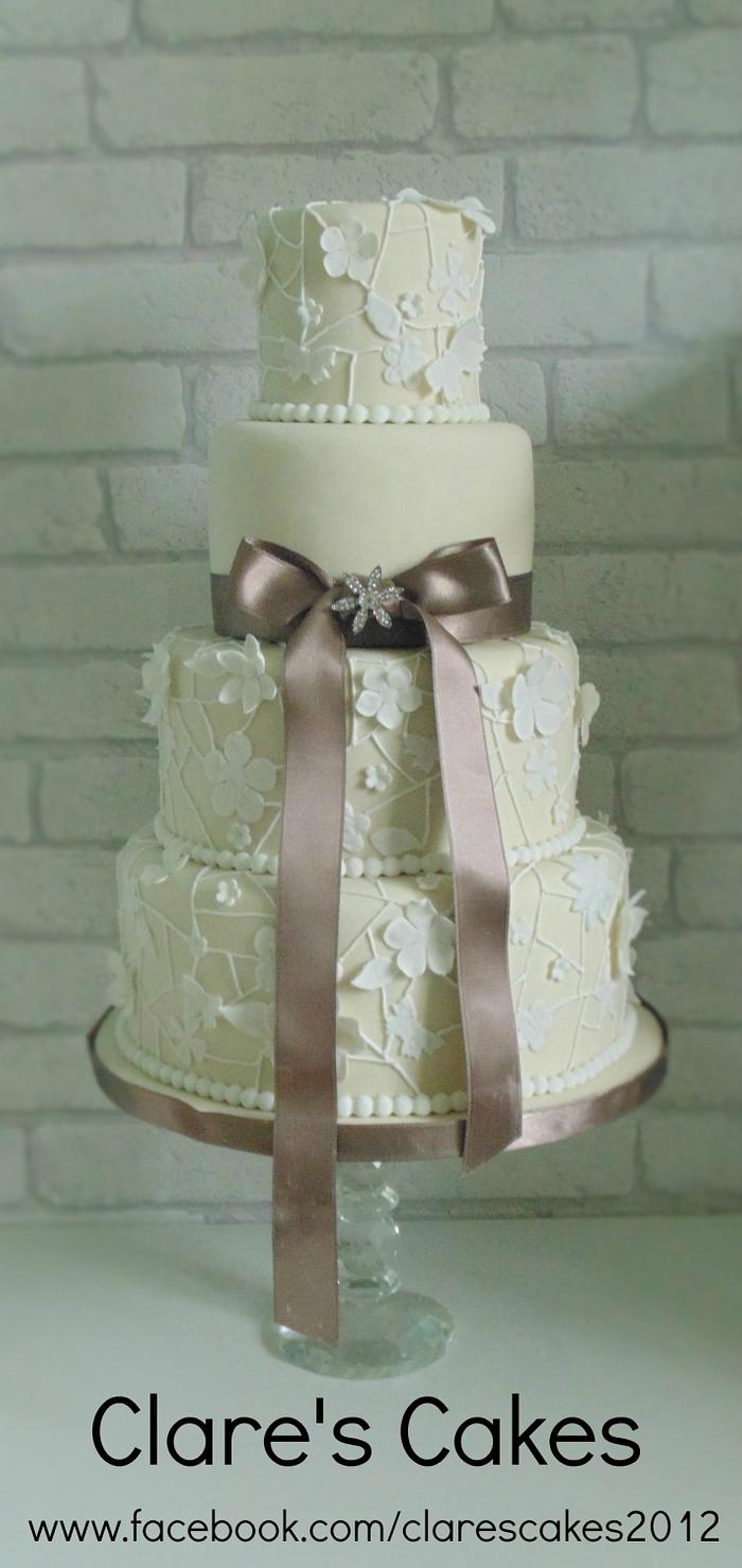 Lace look wedding cake