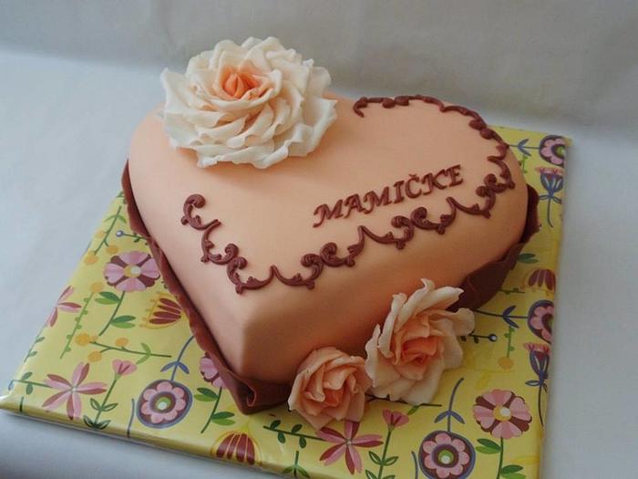Heart cake with roses