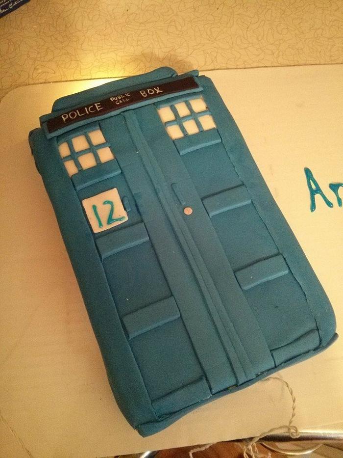 Doctor Who TARDIS Cake