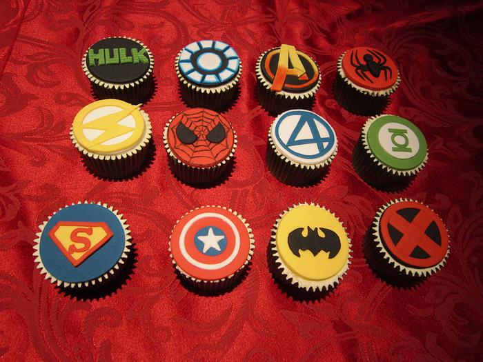Superheroes cupcakes