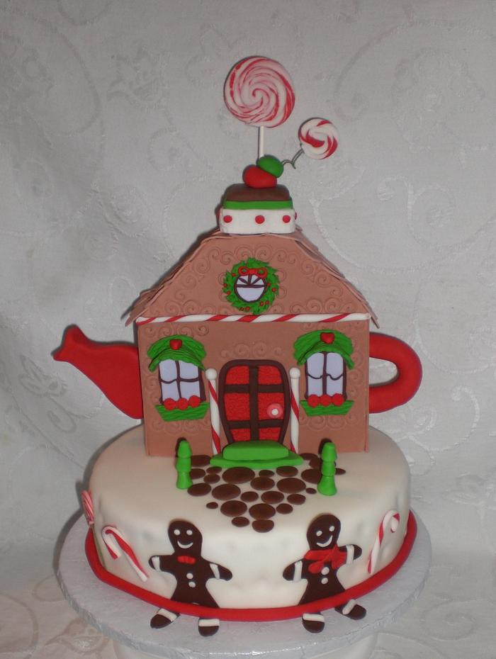 Teapot Christmas Cake