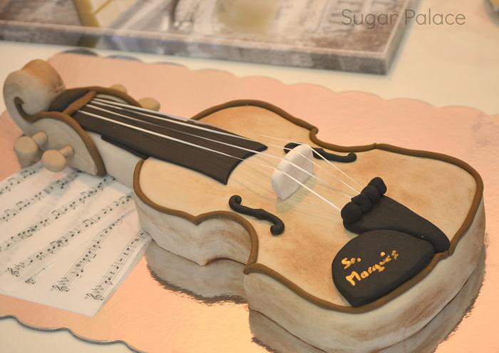 Violin Cake 