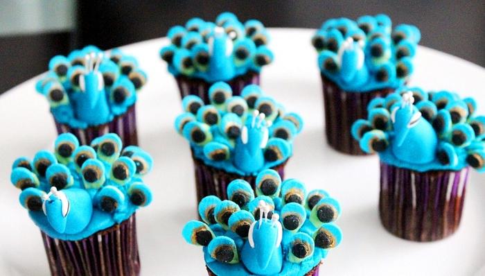 Peacock cupcakes