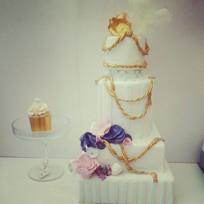 gatsby themed wedding cake.