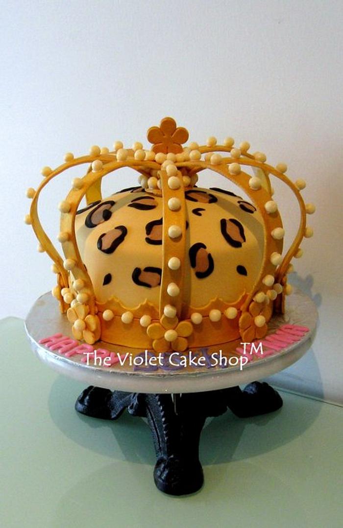 3D Crown Cake Fit for a DIVA!