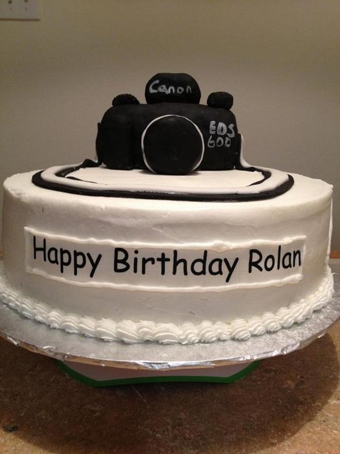 Canon camera cake 5