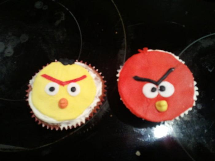 Angry Birds cupcakes done in a hurry