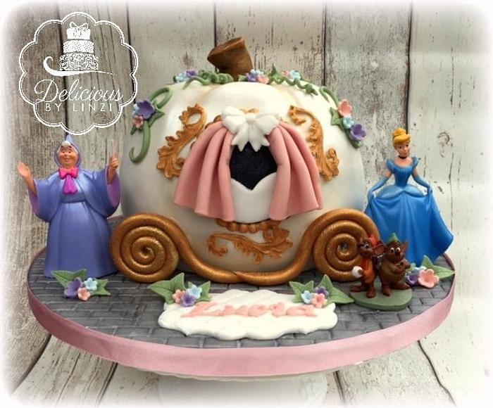 Cinderella Carriage cake 