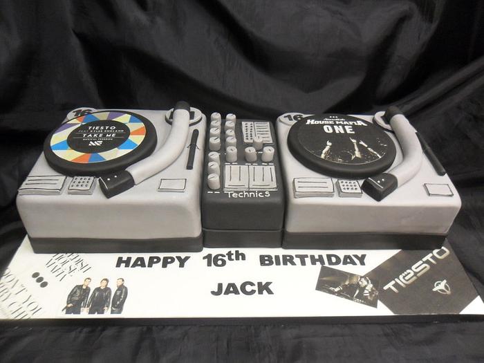 double deck record player birthday cake