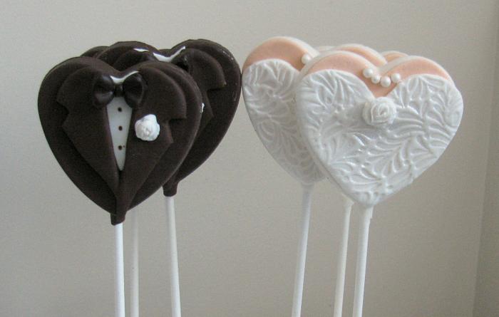 Bride & Groom Chocolate Pops