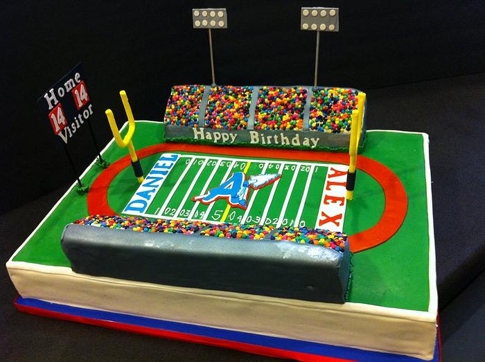 FEVER PITCH!!!!! FOOTBALL PITCH BIRTHDAY CAKE | Creative Cakes by Kaz