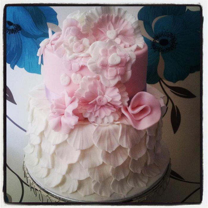 flower themed wedding cake 
