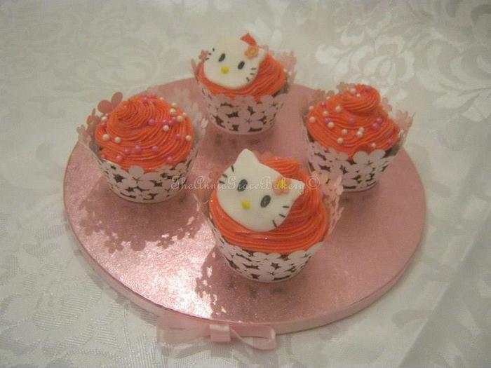 'Hello Kitty' Cupcakes.