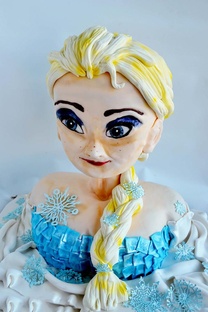 Sculpted Elsa Cake 