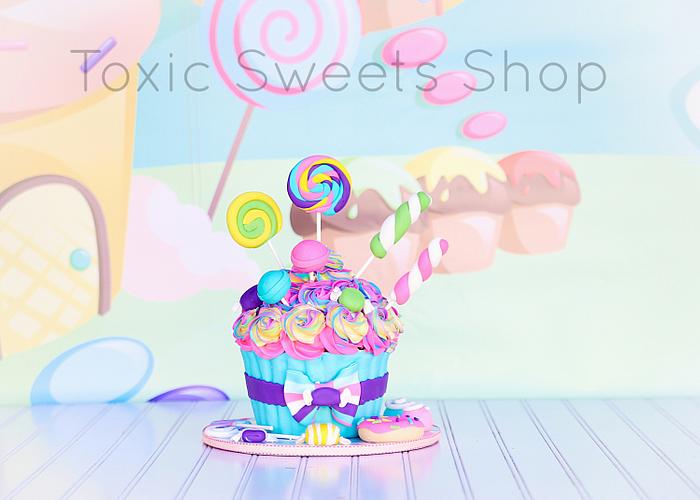 Candy Giant Cupcake