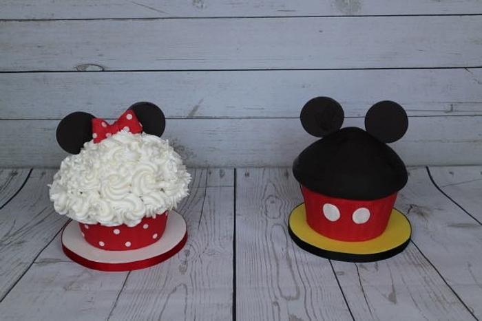 Mickey & Minnie Mouse Giant cupcakes