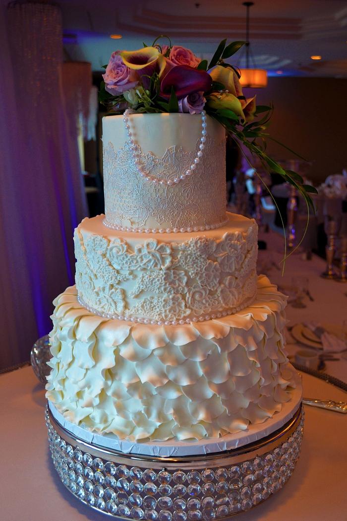 lace pearls and vintage wedding cake 