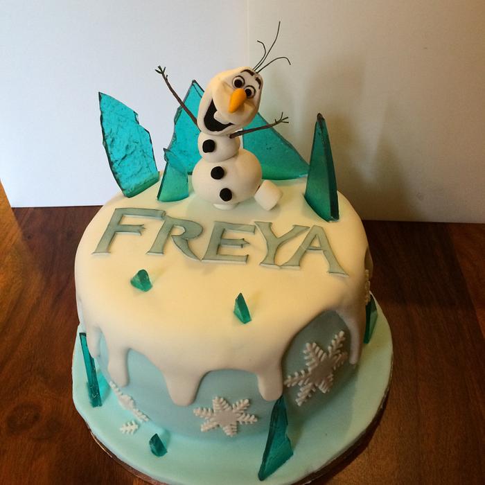 Frozen 'Olaf' piñata cake
