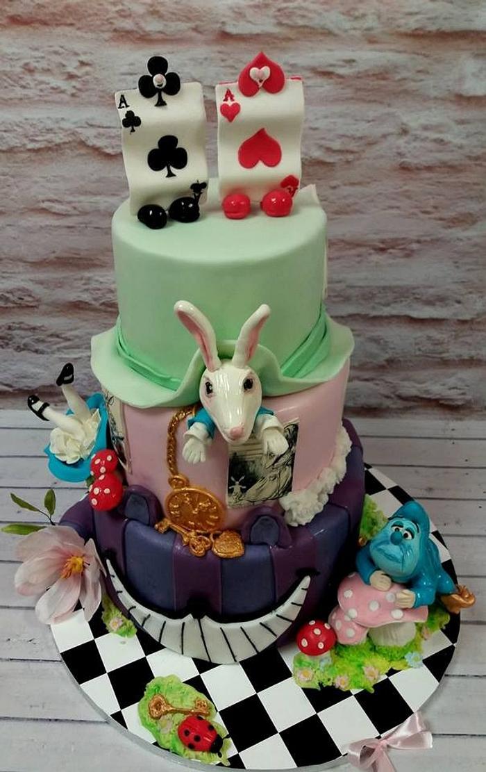 Alice in Wonderland - wedding cake