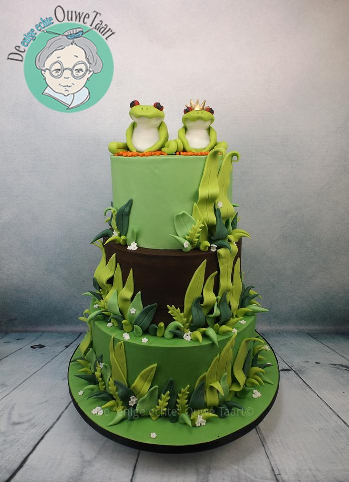 Frog wedding cake