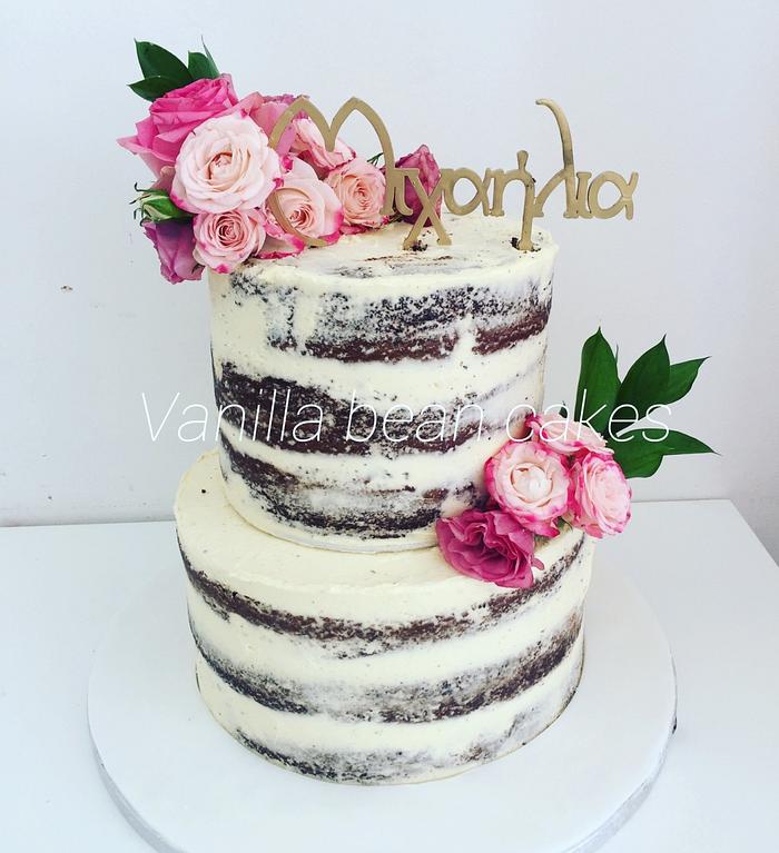Naked cake with freh flowers