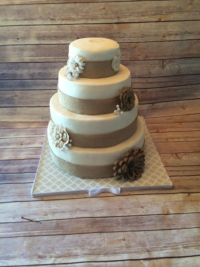 Burlap wedding cake