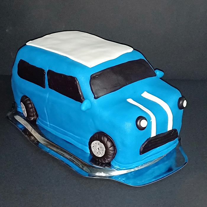Mini Cooper car cake