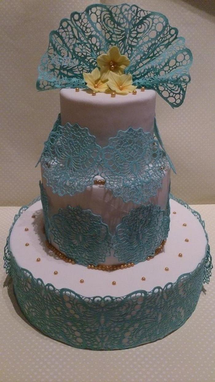 Cake with lace