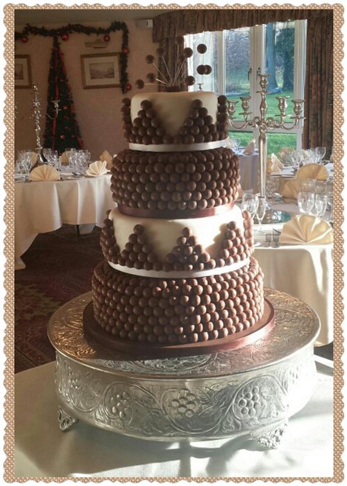 Malteser wedding cake