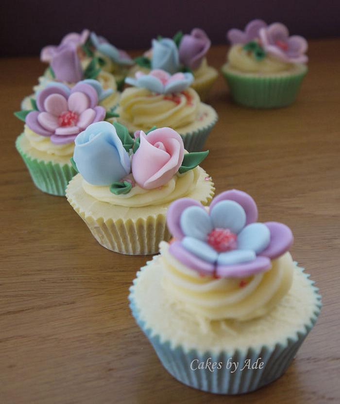 Pastel floral cupcakes - February 2011