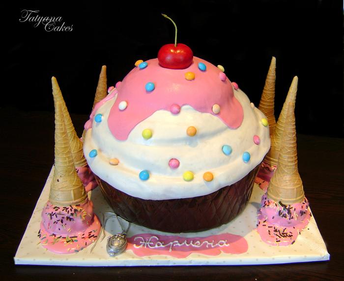 Big Cupcake