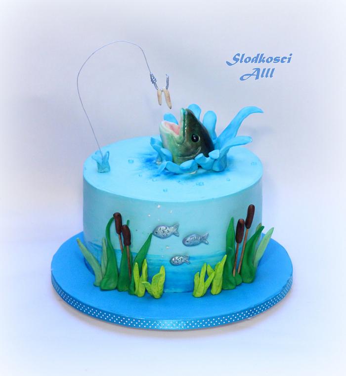 It was a Bass Fishing Weekend!! Another awesome cupcake cake! | Instagram