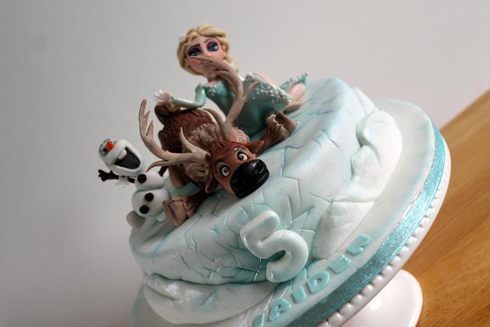 Frozen cake with Olaf, Sven and Elsa