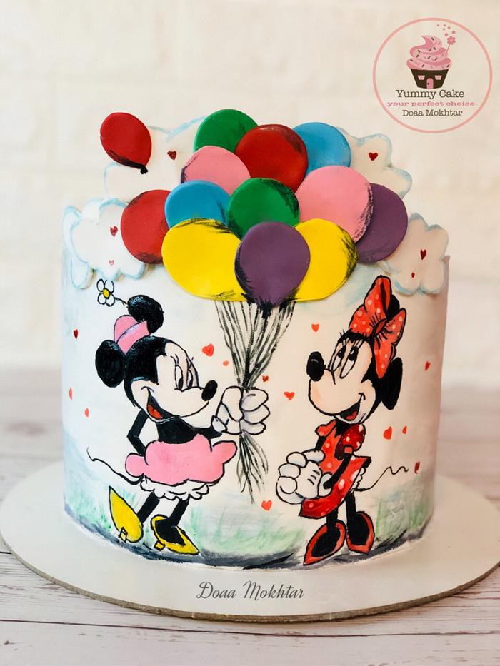 Hand painting mimie mouse cake