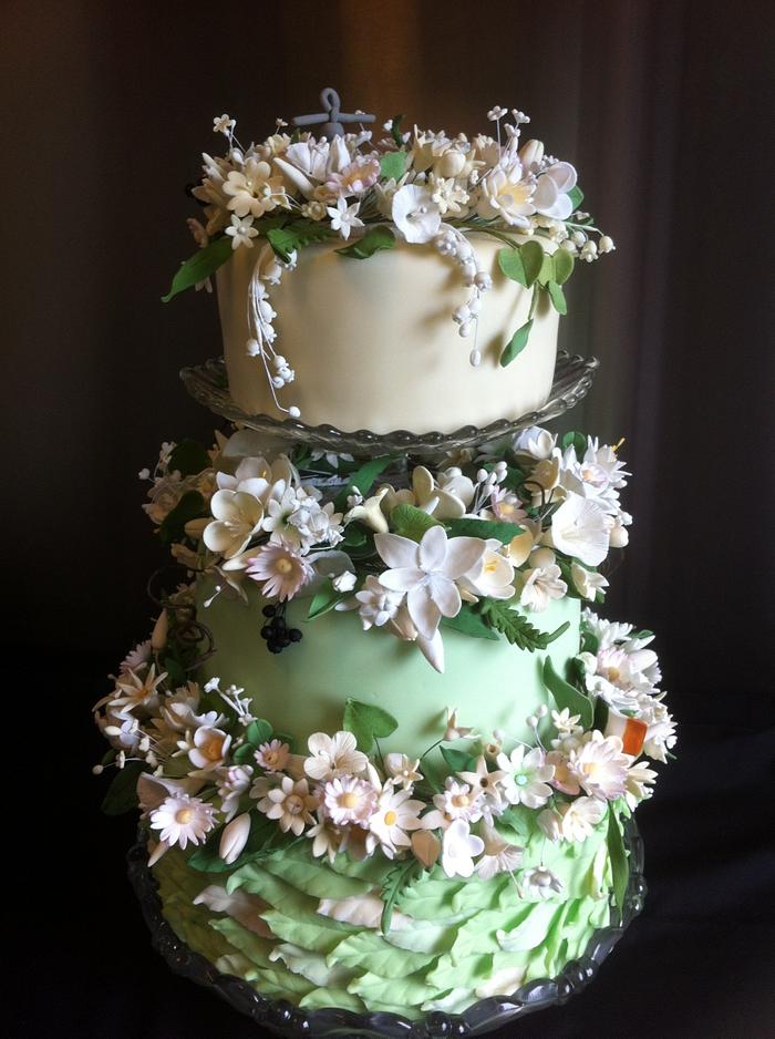 Flower wedding cake - Decorated Cake by cakebelly - CakesDecor
