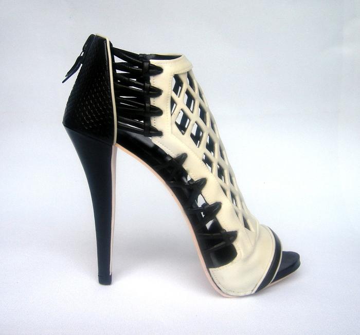 Black & white sugar shoe