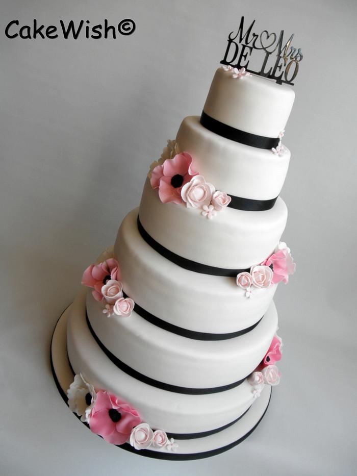 Mr & Mrs De Leo wedding cake