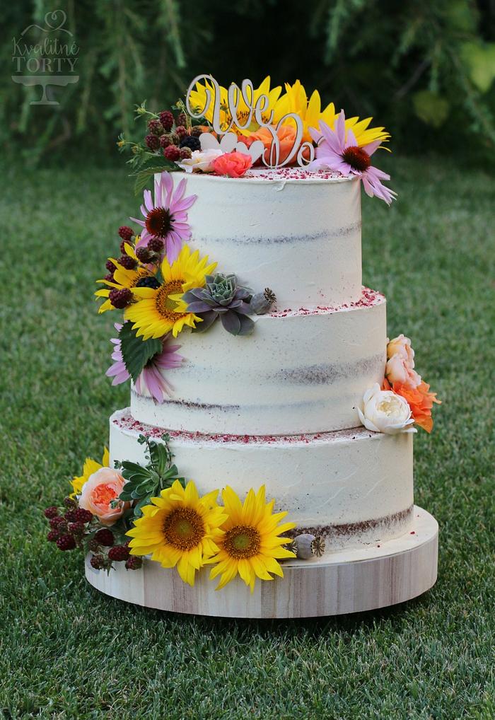 sunflower wedding cake : 