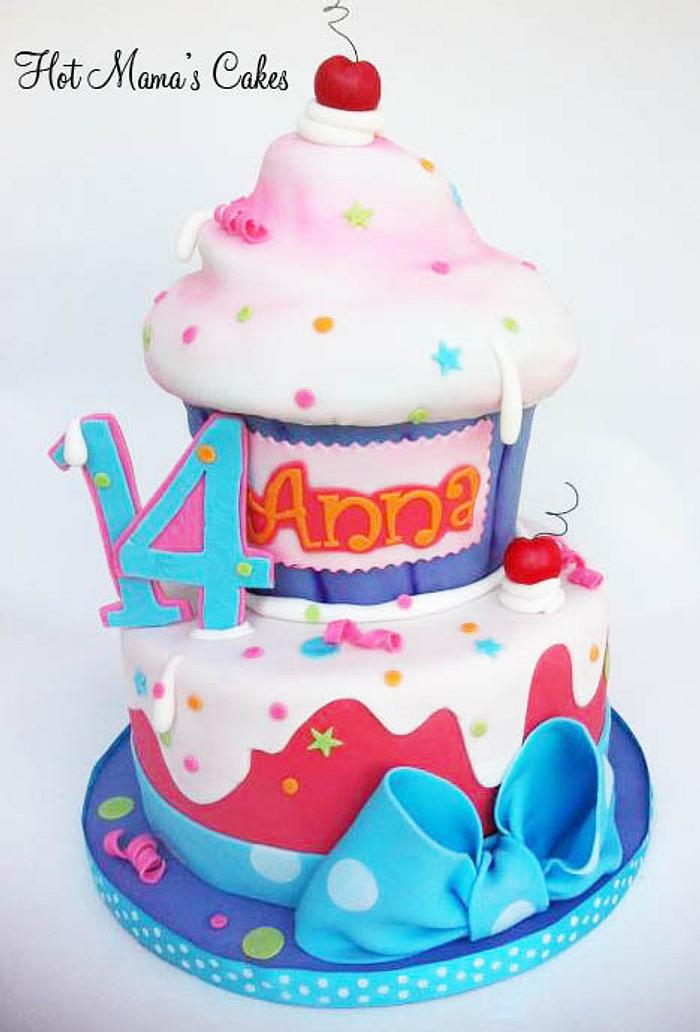 Anna's Giant Cupcake!