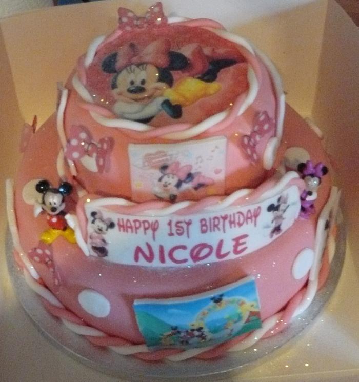 Minnie 2tier with figures cake 