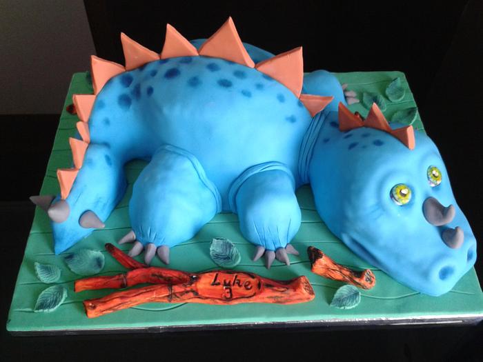 sculptured dinosaur cake