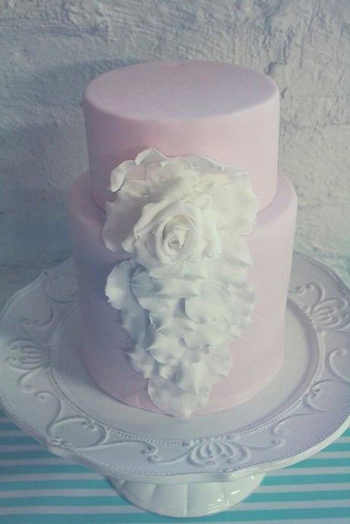 Pretty in pink wedding cake