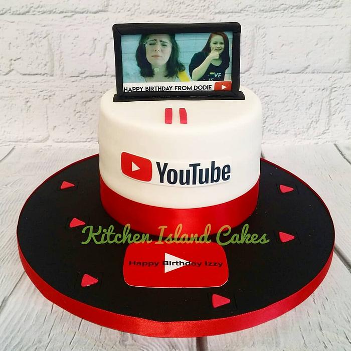 YouTube Cake - Decorated Cake by Kitchen Island Cakes - CakesDecor